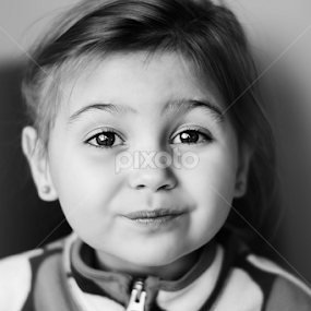 Amy by Iwona Kwiatkowska - Babies & Children Child Portraits