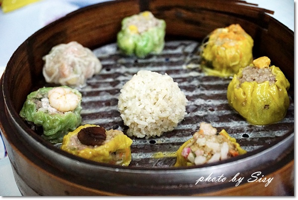 埔里點心王~來埔里必吃的平價港點~小籠湯包 綜合燒賣 招牌蒸餃 楊枝甘露~地方特色小吃 港滬點心 涵碧樓點心師傅 南投景點