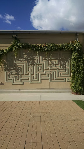 Wall Maze