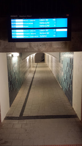 Bahnhof-Tunnel