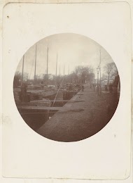 Westerkade met aangemeerde schepen in Leeuwarden