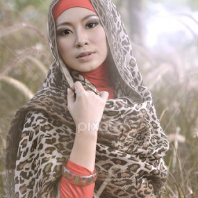 GiePoe by Teddy IP - People Fashion