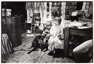 Luitje, Johnny en Geke kijken naar Sesamstraat