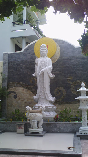 Phat Ba Statue