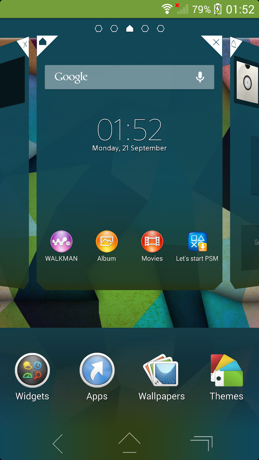 XPERIA™ Polybox Theme Screen 3