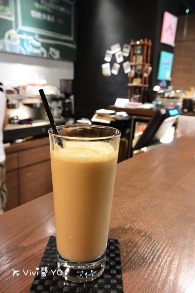 i CAFE 悠閒不限時 wifi、插座供應 咖啡 甜點