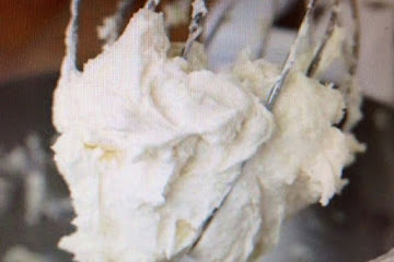 Magical Frosting, Cross Between Swiss Buttercream and Whipped Cream Frosting
