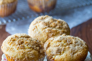 Apple Coffee Cake Muffins