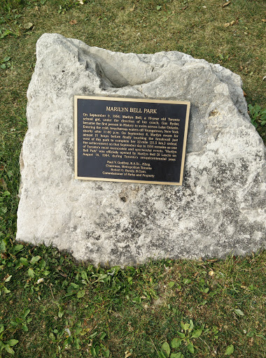 Marilyn Bell Park Historic Plaque