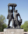 Монумент шахтерской славы