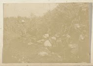 Uithakken van rotsblokken.