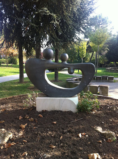 Turgut Özal Parki Anıtı