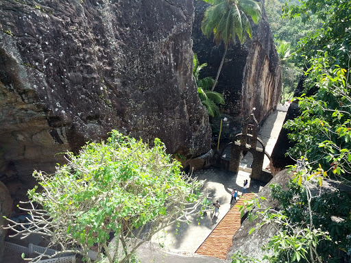 Matale Alu Viharaya Ancient Cave Temple Complex 