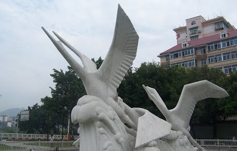 天鹅雕像