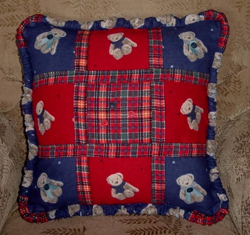 [bluebearpillowweb[3].jpg]