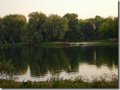 мал.1.           Згадуючи початок свого рибальства, кожен згадує і перші водойми, на яких я відбувалась перша практика в нехитрому ділі вилову рибки. Ось і мені хочеться розпочати саме з цього – з першої водойми, де я намагався проявити себе у ролі рибачка. Звичайно, це було те місце для рибалки, яке знаходилось найближче до мого дому –  район Теремно, а значить Теремнівський ставок (це в Луцьку, доречі (; ). 