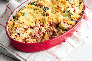 Tuna & broccoli pasta bake