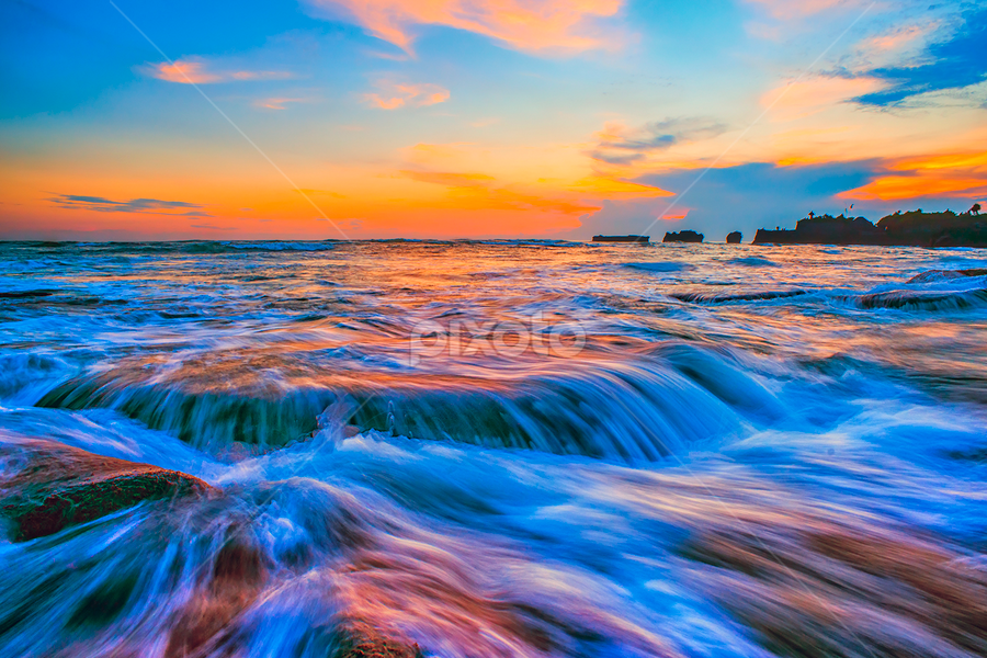 by Om Kas - Landscapes Waterscapes