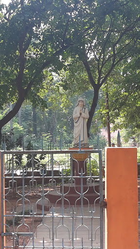 Mother Theresa Statue
