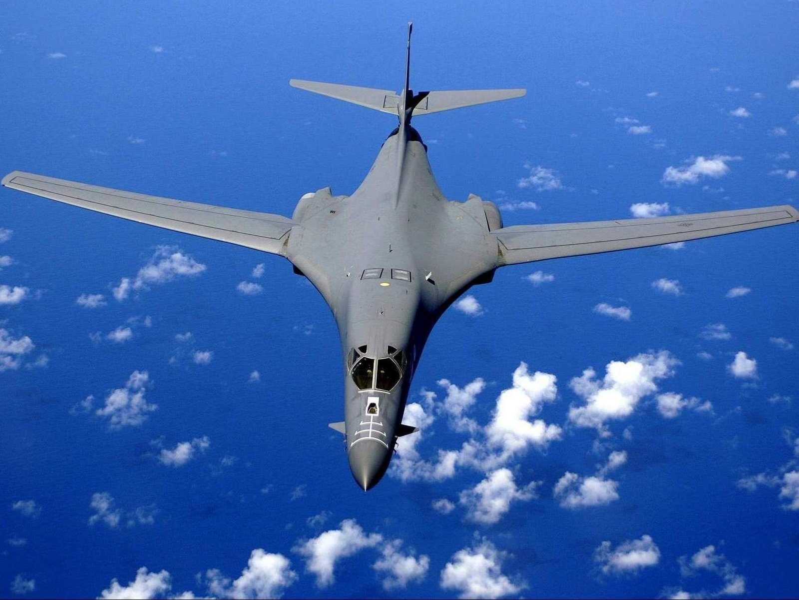 [B1B_LANCER_WALLPAPER0211.jpg]