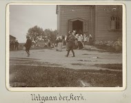 Uitgaan van de kerk in Lappeenranta, Finland.