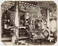 Interieur van een boeddhistische tempel in Ikegami