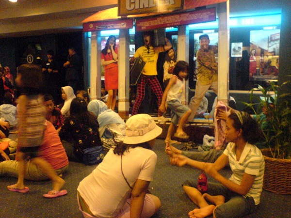[DSC01966bioskop3.jpg]
