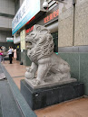 Lion Statue（right）