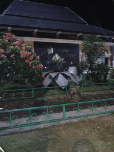 Flower Statue