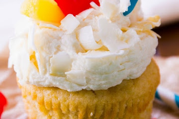 Piña Colada Cupcakes