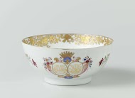 Bowl from the 'Swellengrebel service' with a double crowned monogram and a border with floral scrolls