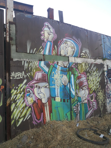 Graffiti Atacando Muros 