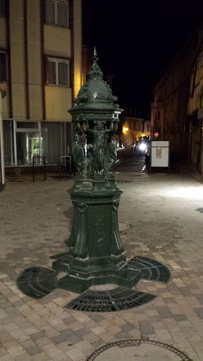 Fontaine Wallace Bourges