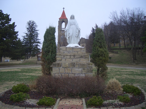 SSPX Saint Mary's Academy and College 聖ピオ十世会　セイント・メリーズ・アカデミー、大学