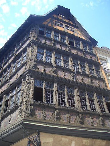 ストラスブールのノートルダム大聖堂 Notre Dame de Strasbourg の隣の家
