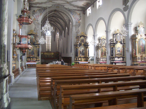 フリブールのカテドラルの隣にある聖フランシスコ会教会（Fribourg, Eglise des Cordeliers）