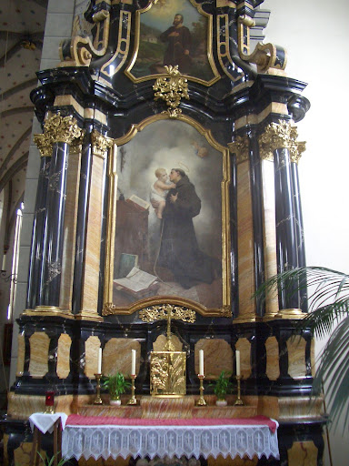 フリブールのカテドラルの隣にある聖フランシスコ会教会（Fribourg, Eglise des Cordeliers）