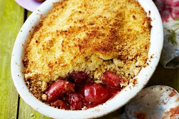 Plum crumble