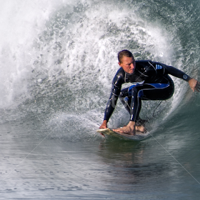 by Courtland Roberts - Sports & Fitness Surfing