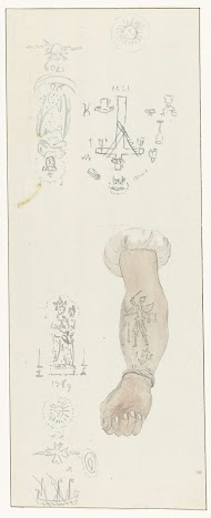 Tatoeëringen op armen van de zeelieden van Tarentin