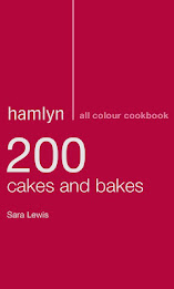 200 Cakes & Bakes from Hamlyn poster 1