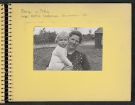 Portret van vrouw met een baby op de arm