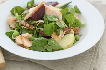 Warm salmon salad