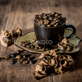 by Helio Santos - Artistic Objects Cups, Plates & Utensils