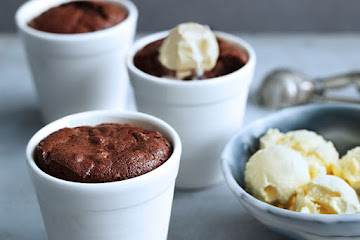 Hazelnut and chocolate puddings