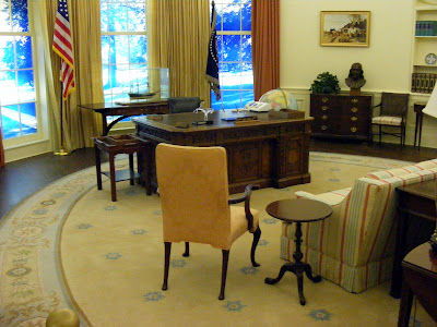 Oval Office & Resolute Desk