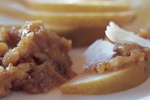 Pecorino Romano with Sliced Pears and Fig Jam (Pecorino con Pere e Confettura di Fichi)