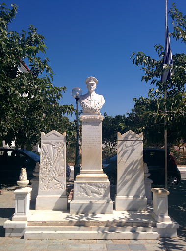 Konstantinos Psilolignos Monument