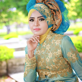 by Ni Sa - People Fashion