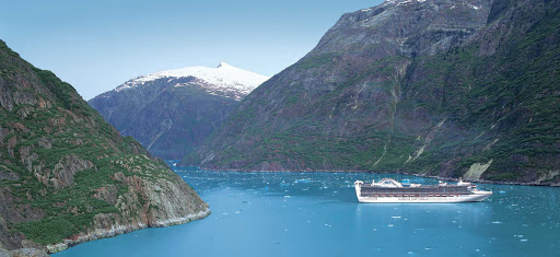 Sail through Tracy Arm Fjord, the magnificent fjord in Alaska near Juneau, on your Princess cruise. 